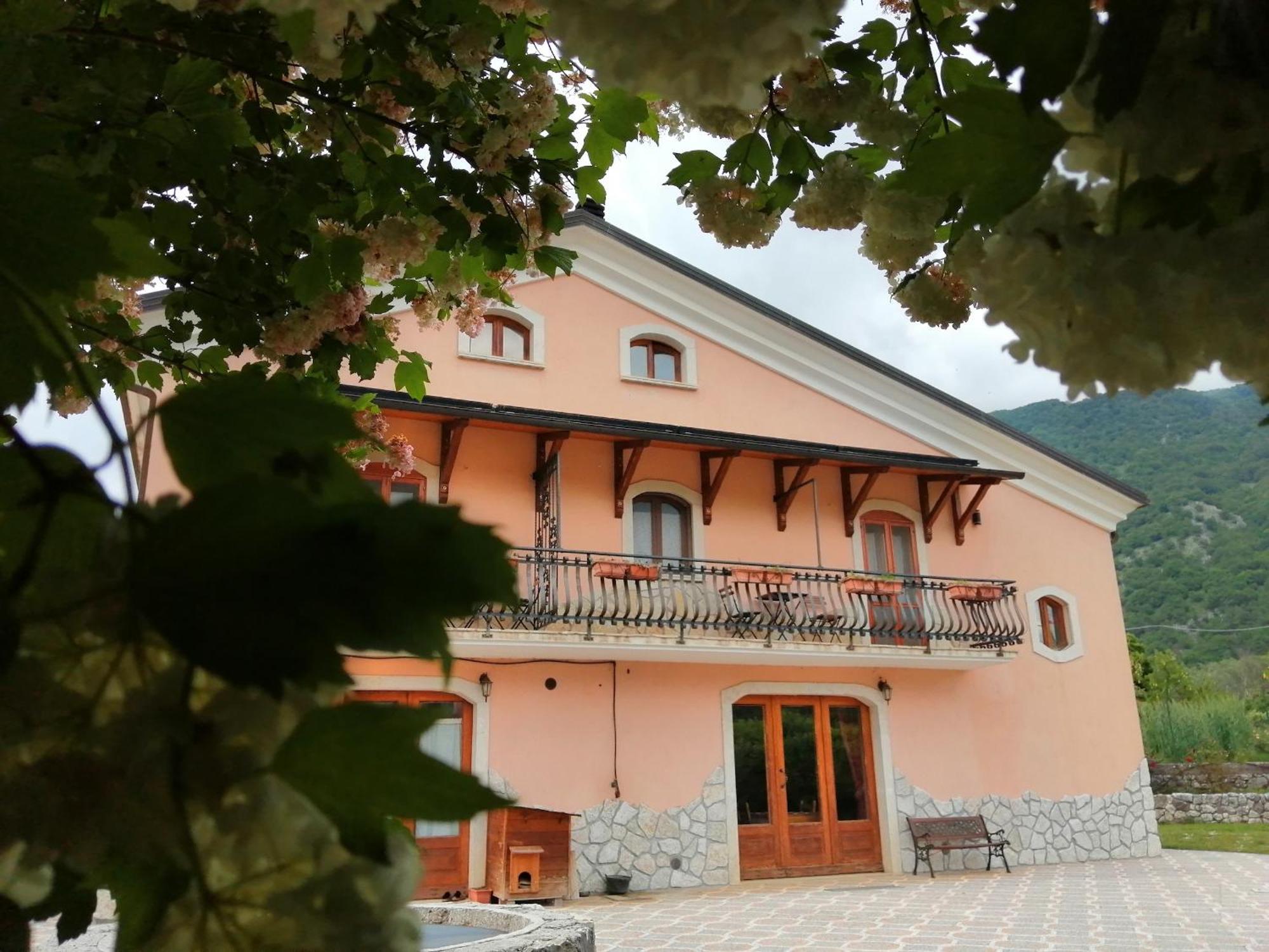 Da Nonna Li Rooms And Breakfast Villetta Barrea Exterior foto